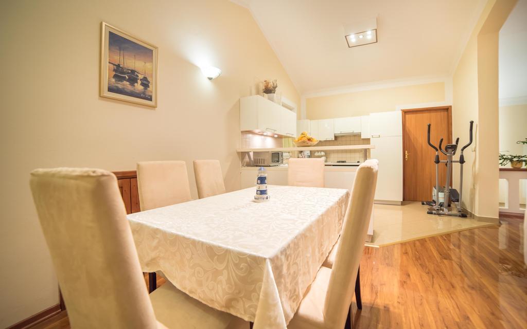 Captain'S Apartment Barbat na Rabu Exterior photo